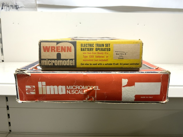 WREN MICRO MODEL ELECTRIC TRAIN SET IN BOX AND A LIMA MICRO MODEL N SCALE TRAIN SET IN BOX. - Image 5 of 5