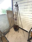MEDIEVAL-STYLE IRON COOKING CAULDRON ON TRIPOD STAND, 150 CM HIGH.