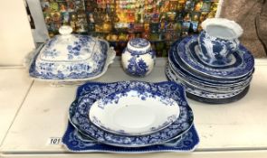 QUANTITY OF MIXED BLUE AND WHITE CHINA INCLUDES WILLOW PATTERN AND MORE