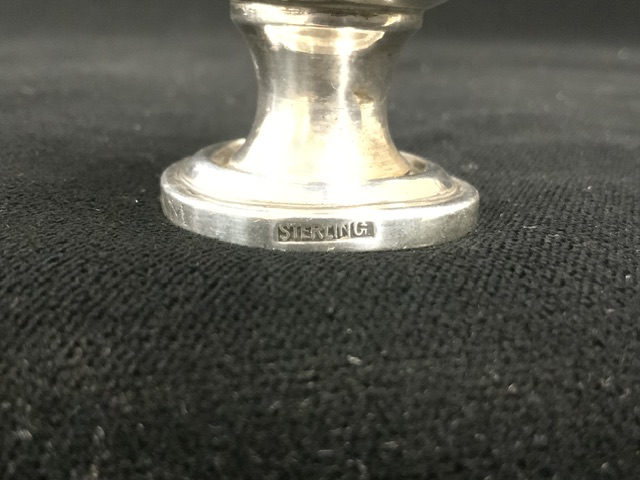 A SMALL TWO HANDLE TROPHY CUP MARKED STERLING; 54 GMS. - Image 4 of 5