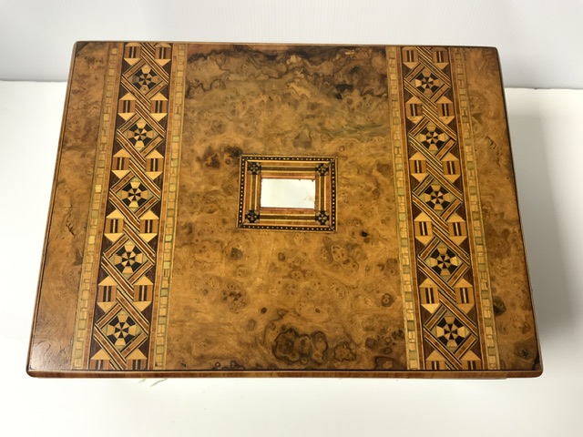 LARGE VICTORIAN INLAID MARQUETRY WORKED SEWING BOX WITH MOTHER OF PEARL DECORATION 30CM - Image 5 of 5