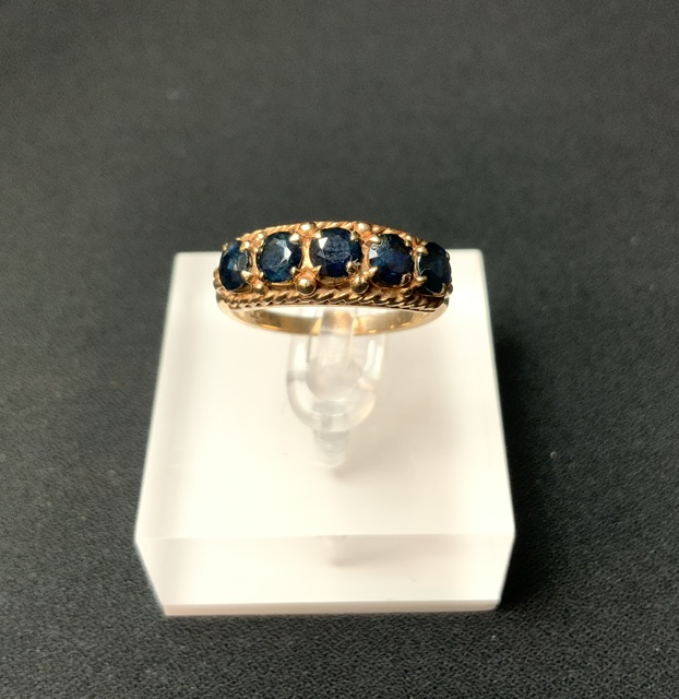 VICTORIAN 9 CARAT YELLOW GOLD WITH SAPPHIRES; SIZE P; 4 GMS - Image 2 of 5