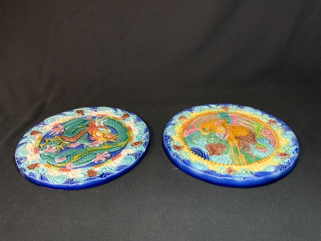 TWO CERAMIC CHINESE END PLAQUES 17CM - Bild 2 aus 5