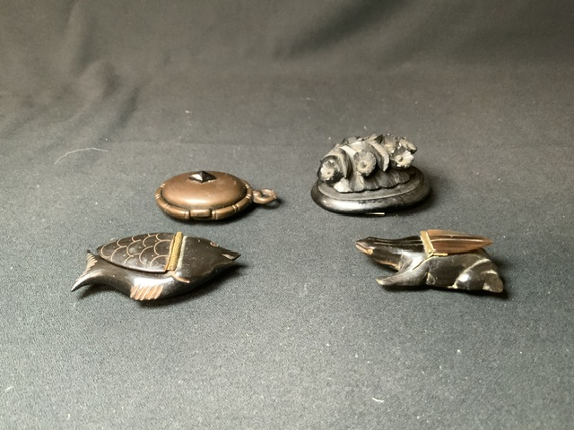 TWO HORN FISH AND FROG FORM SNUFF BOXES, VICTORIAN CARVED JET BROOCH AND LOCKET - Image 2 of 4