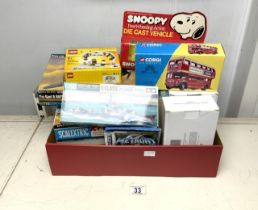 A BOXED CRICKET TOY WITH A COLLECTION OF EMPTY BOXES INCLUDING SNOOPY DIECAST, CORGI DOUBLE-DECKER