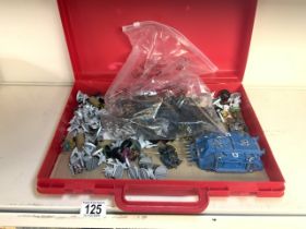 SMALL COLLECTION OF MIXED PLASTIC AND METAL ALLOY WARHAMMER 40K MINIATURES, INCLUDING CHAOS SPACE