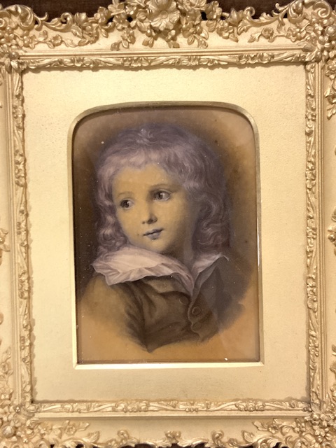PORTRAIT OF A YOUNG CHILD SET IN GILDED FRAME WITH A WOODEN OUTER FRAME 24 X 20CM - Image 2 of 3