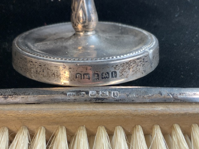 A HALLMARKED SILVER RING TREE, HALLMARKED SILVER PIN TRAY, SILVER TOP JAR AND THREE SILVER BACK - Image 5 of 7