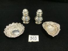 A PAIR OF HALLMARKED SILVER PEPPERS [ WORN HALLMARKS ] AND TWO HALLMARKED SILVER BON BON DISHES,