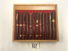 FIVE ANTIQUE FOUNTAIN PENS BY MABIE TODD, AND OTHERS, TWO WITH HALLMARKED GOLD BANDS.