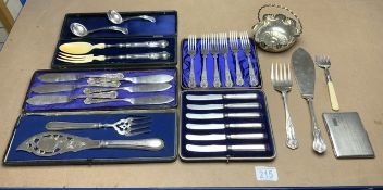 HALLMARKED SILVER HANDLE CASED BUTTER KNIVES WITH MIXED SILVER PLATED CUTLERY