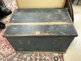 LARGE BLACK TRUNK 90 X 58CM