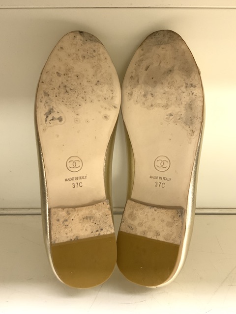 ORIGINAL PAIR OF CHANEL SHOES 37C BALLERINA FLATS WITH BOX AND PAPERWORK - Image 4 of 5