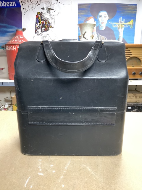 VINTAGE LEATHER FORTNUM & MASON TRAVELING / VANITY CASE - Image 5 of 5