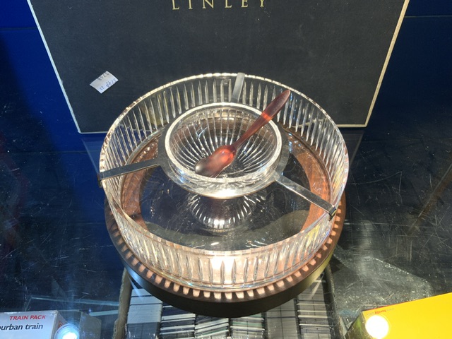 BOXED LINLEY TRAFALGAR CAVIAR BOWL SET IN WALNUT BASE - Bild 2 aus 5