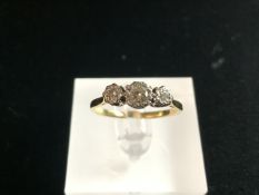 18CT GOLD THREE STONE DIAMOND ILLUSION SET LADIES RING,2.8 GMS.