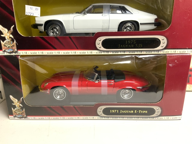 TWO ROAD SIGNATURE DIECAST MODEL JAGUARS - 1971 E TYPE, 1975 XJS AND AMERICAN MUSCLE 1998 CORVETTE. - Image 4 of 6