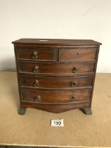 APPRENTICE PIECE MAHOGANY BOW FRONTED MINIATURE 2 OVER 3 CHEST OF DRAWERS 26 X 27CM