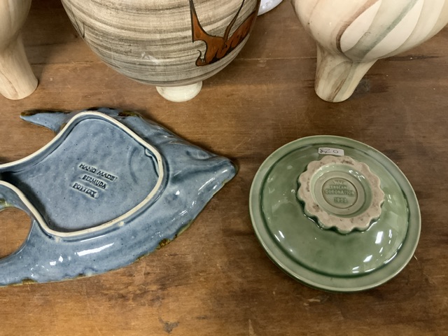 MIXED CERAMICS INCLUDES BABBACOME, BERMUDA, WADE, DOUBLE PHOENIX POTTERY AND MORE - Image 5 of 6