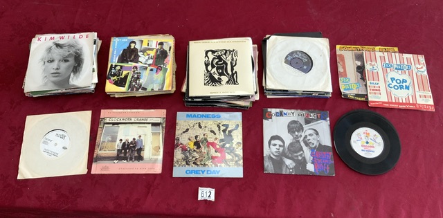 QUANTITY OF SINGLES RECORDS, COCKNEY REJECTS, SEX PISTOLS, MADNESS, PINK FLOYD, SIOUXSIE & THE