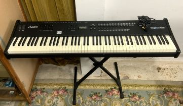 ALESIS SQ8 KEYBOARD 64 VOICE MASTER CONTROLLER / SYNTHESIZER WITH STAND