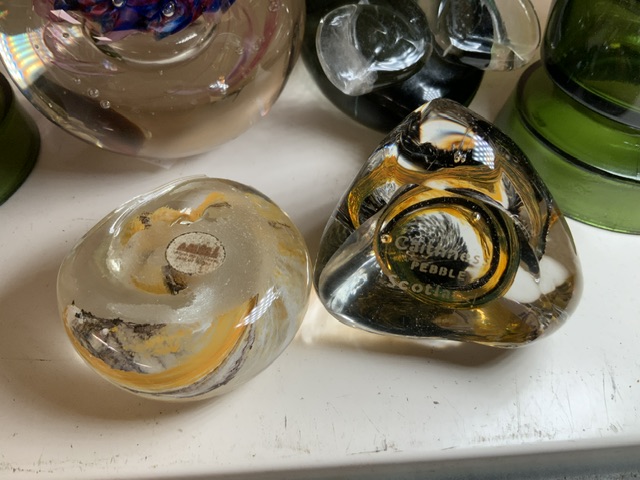 MIXED ART GLASS INCLUDES MURANO AND MORE - Image 6 of 8