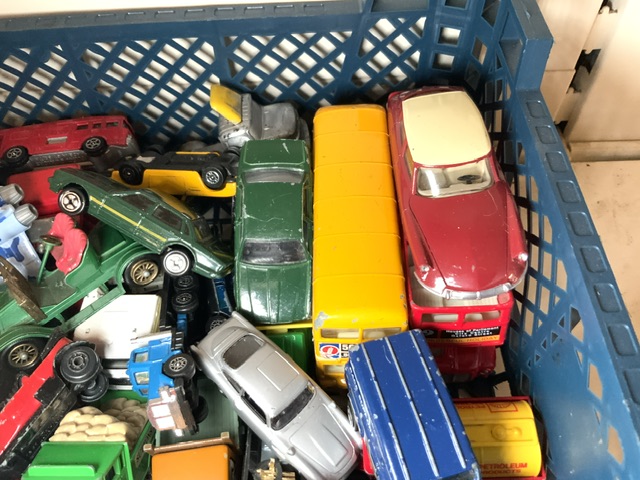 A COLLECTION OF DINKY AND CORGI MODEL TOY CARS. - Image 4 of 6