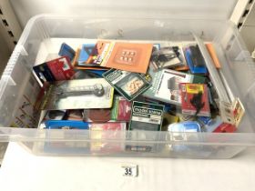 A QUANTITY OF HORNBY MODEL RAILWAY ACCESSORIES AND OTHERS.