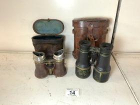 A PAIR OF WWI BINOCULARS IN BROWN LEATHER CASE, DATED 1917 AND A PAIR OF OPERA GLASSES IN CASE.