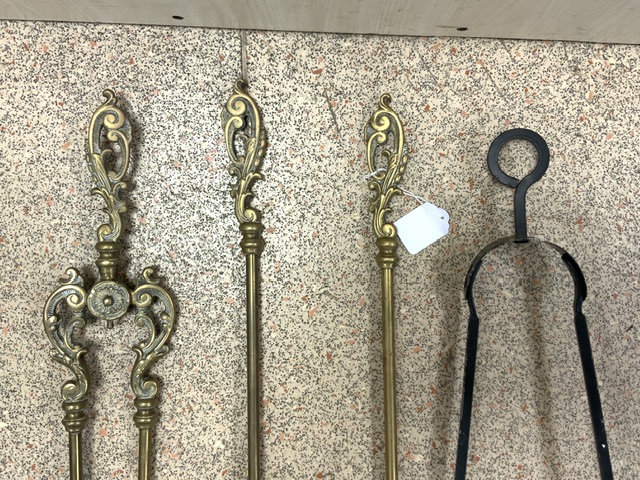 VINTAGE BRASS FIRE IMPLEMENTS - Image 2 of 5