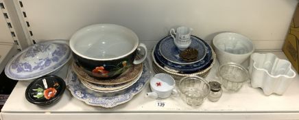 MIXED ANTIQUE CERAMICS INCLUDES JELLY MOULDS, BLUE AND WHITE CHINA AND MORE