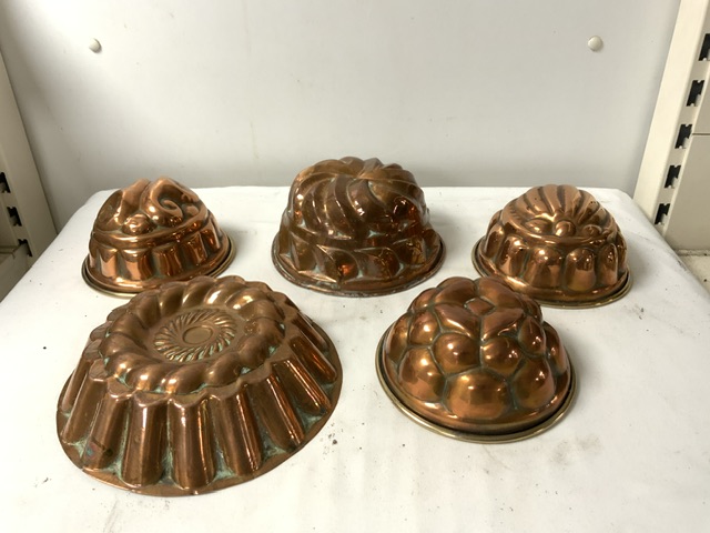 FIVE VICTORIAN COPPER JELLY MOULDS, A BRASS AND COPPER GALLERIED TRAY, COPPER HORN AND OTHER - Image 4 of 6