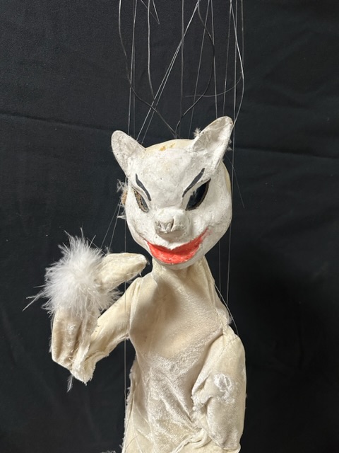 LARGE CABARET PUPPET CAT APPEARED AT KEYHOLE CLUB PICCADILLY LONDON 74CM - Image 3 of 5