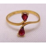 18ct yellow gold and ruby ring, approx total weight 1.1g