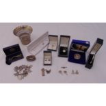A quantity of hallmarked silver jewellery and a hallmarked silver pierced vase