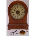 Camera Cuss Edwardian arched top mahogany mantle clock with white dial and Roman numerals, 23.5cm (