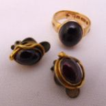 15ct gold and cabochon ring and matching earrings