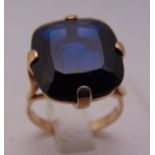 9ct gold and blue stone ring, approx total weight 6.6g