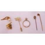 A quantity of 9ct gold jewellery to include tie pins and a pendant, approx total weight of weighable