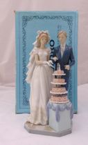 Lladró figurine Pastel de Boda (Wedding Cake Bride and Groom) 5587, marks to the base, to include