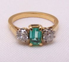 18ct yellow gold diamond and emerald ring, approx total weight 3.2g