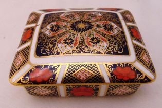 Royal Crown Derby Imari pattern rectangular covered dish, marks to the base, 11 x 10cm