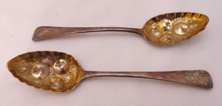 A pair of hallmarked silver berry spoons, approx total weight 130g