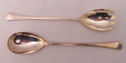 A pair of hallmarked silver salad servers, Sheffield 1935 approx total weight 100g