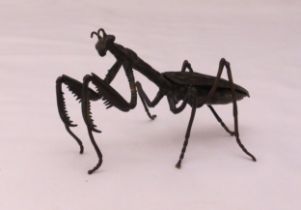 A Japanese Okimono articulated bronze figurine of a Praying Mantis, 18cm (l)