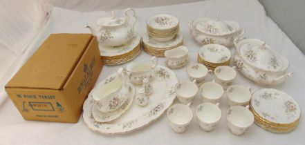 Royal Albert Haworth pattern dinner and teaset to include plates, bowls, cups, saucers, serving