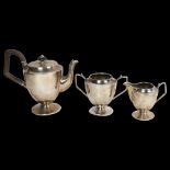 An Edward VII 3-piece silver tea set, hallmarks for Birmingham 1907, 11.7oz gross