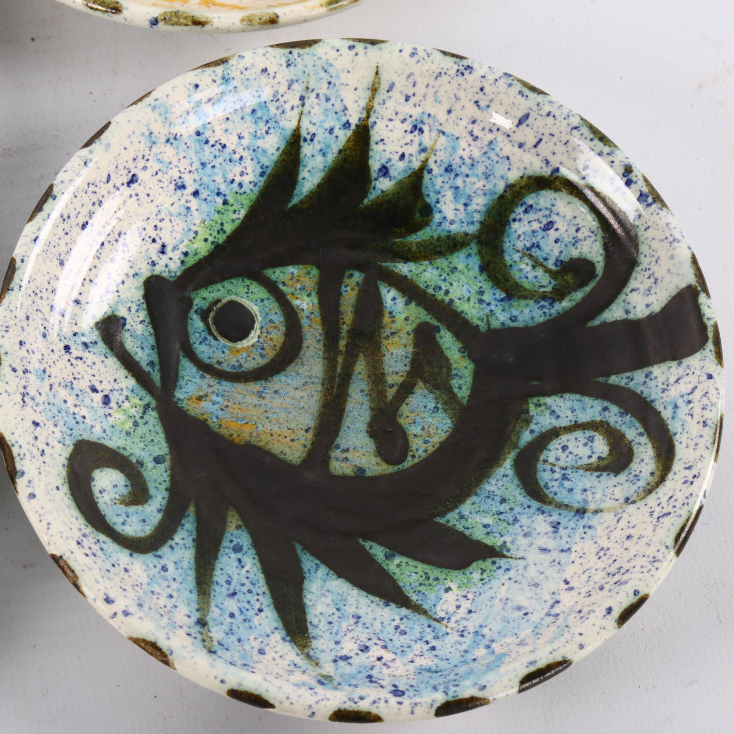 Celtic pottery, Newlyn, Cornwall, a square dish with stylised horse design and 2 smaller circular - Bild 2 aus 4