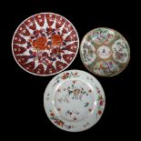 3 various Chinese porcelain plates, including a famille rose plate with armorial crest to the