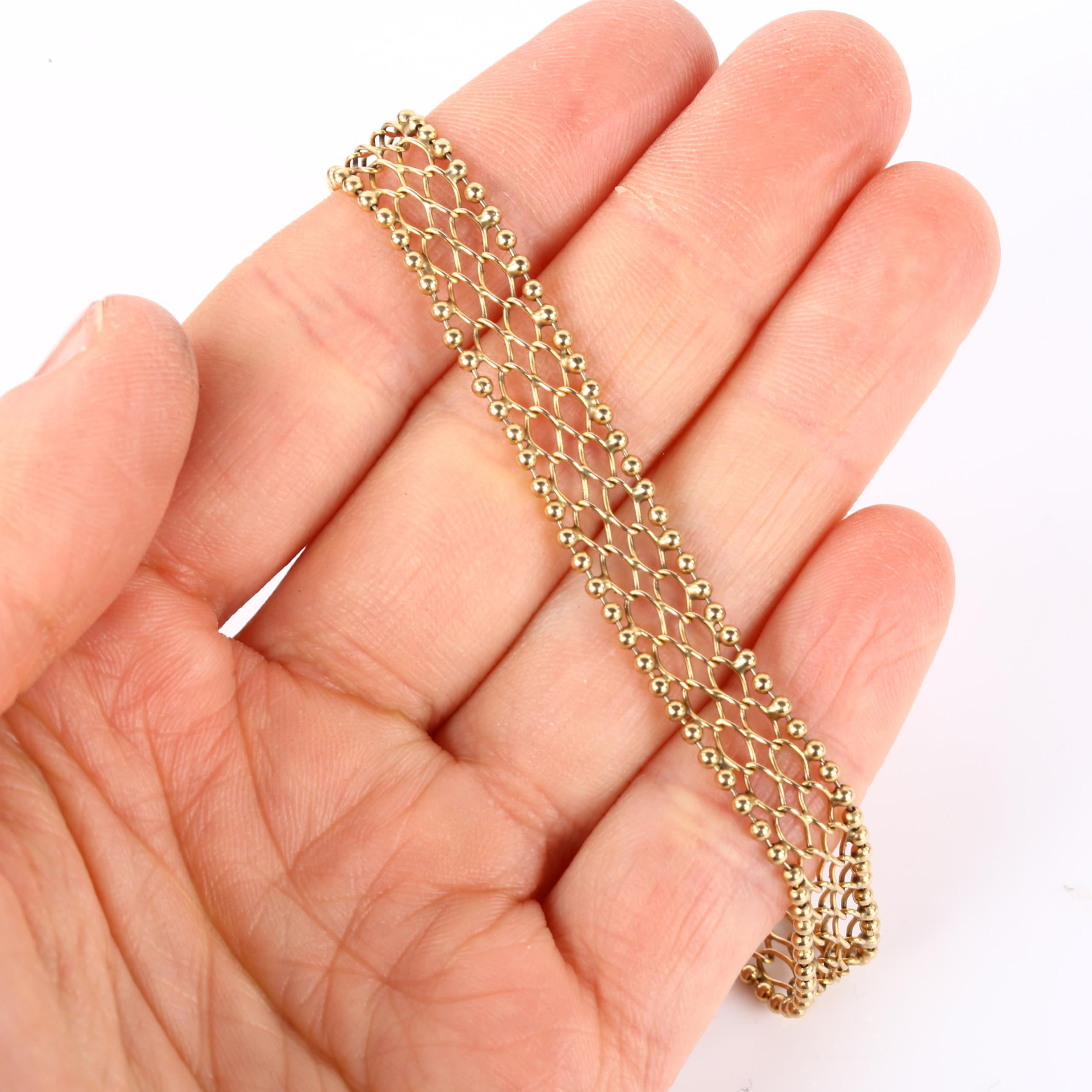 UNOAERRE - a 9ct gold lattice bracelet, length 19cm, 5.7g No damage or repairs, no broken links, - Image 4 of 4